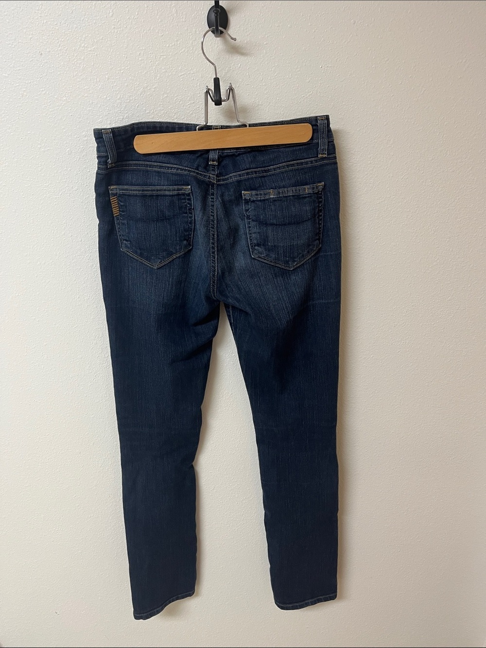 Paige Women’s Dark Indigo Straight leg Jeans - Stretch Slim Fit women’s size 28 - Picture 2 of 5